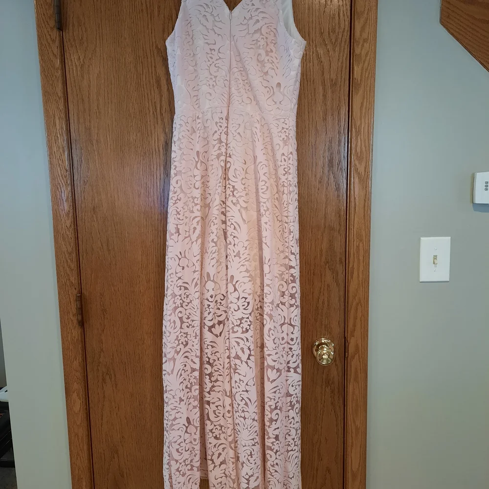 Elegant Pink Lace Dress - Picture 3 of 4